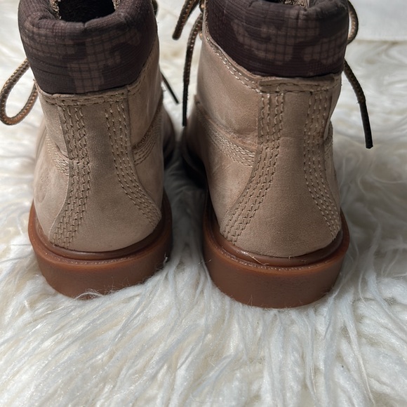 Timberland® Waterproof toddler Boot size 5.5. - Picture 5 of 10